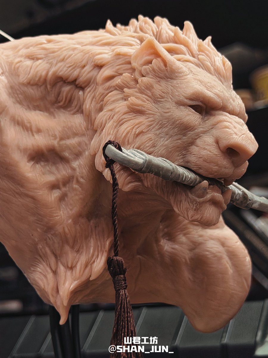 SHAN_JUN_'s tweet photo. 学成归来📖

In the past month, I have been learning to carve American soil. I have a lot of insights. I hope it can be used in my fursuit production in the future.

#山君工坊 #GK #furryart https://t.co/uWlb5zsGpt