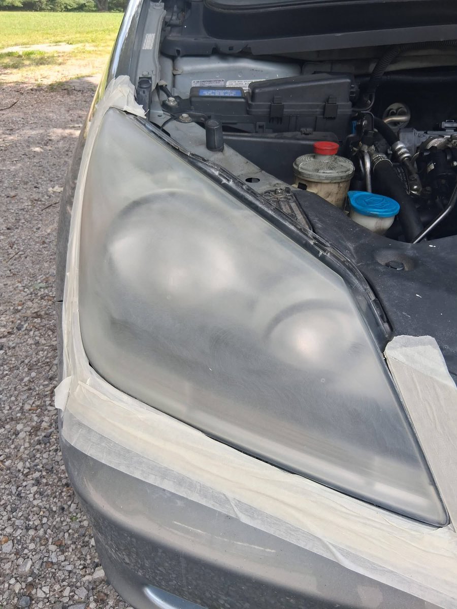 SarahMarshssy's tweet photo. Call this Girl Talented..... 20 dollar kit and a crappy old power drill! I'm calling this my Cardio for the Day! 🤣
#cardio #headlightrestoration #headlightrepair #headlights #headlightpolishing #HeadLightCleaning #crystalclear https://t.co/qb2Bx1ZSpz