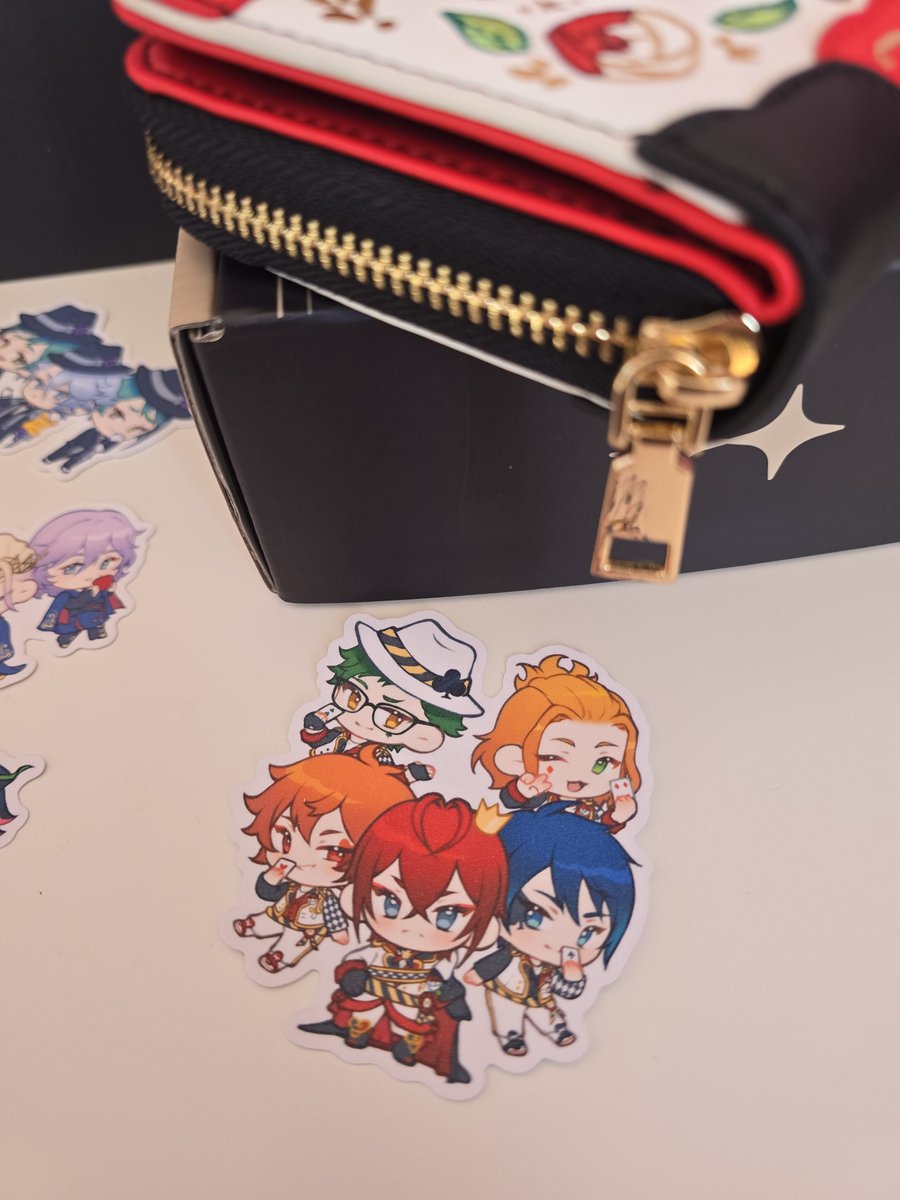 CelestialGatodo's tweet photo. Quedé enamoradísima!!! Gracias @Ayumisaurus 💖😭 Ya me dieron ganas de tener todas las itabags de twst 
#twst #Heartslabyul #itabag https://t.co/VjvsLZuxaD