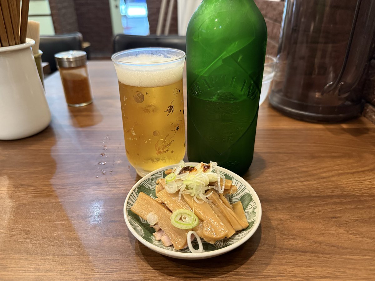DKe50921980's tweet photo. 駒込
らーめん3000で乾杯🍻 https://t.co/ZguXKcEBri