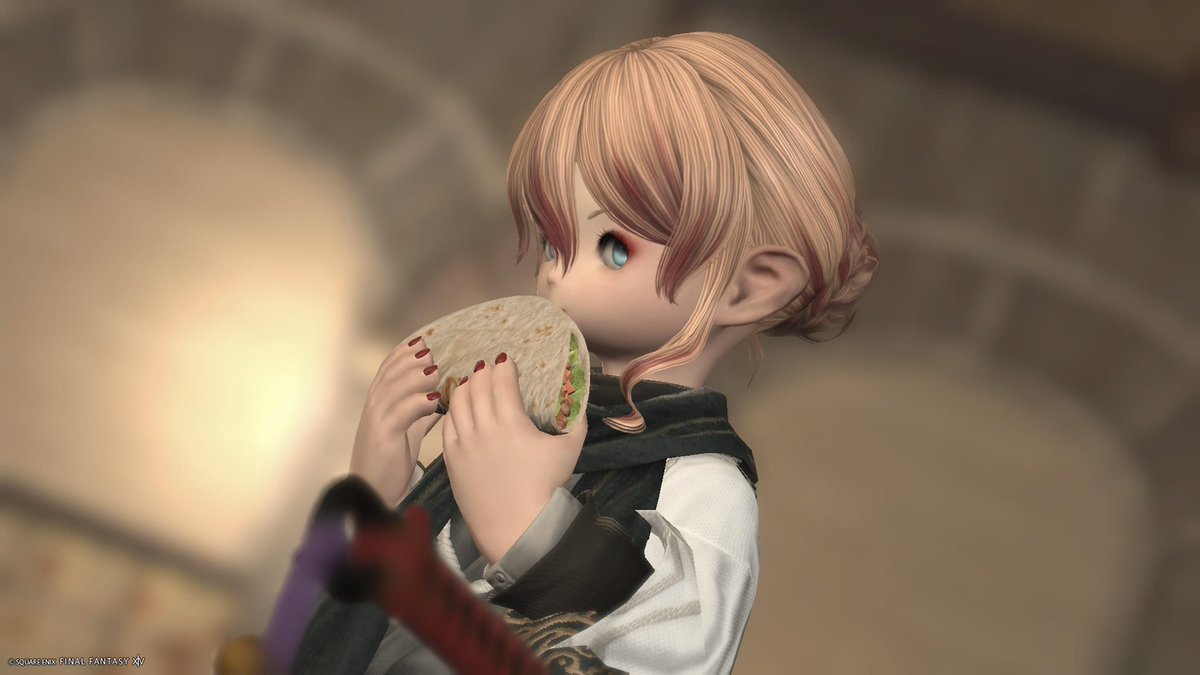 RirisyaRisya's tweet photo. 宝箱からなかなか出ないから、塔に2〜3回行って取ってきた
#ff14 #おはララ #ララフェル https://t.co/CdNhvUUuvq