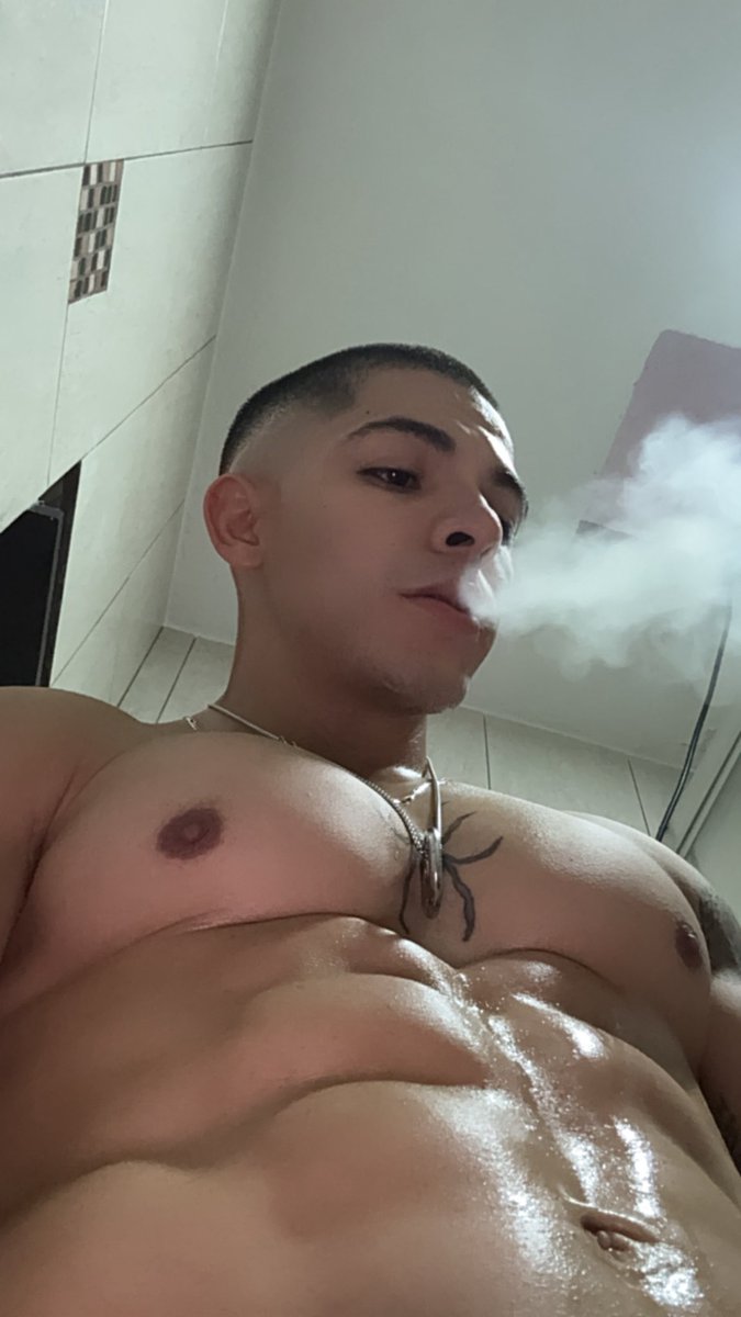 Mrdiiick's tweet photo. Alguien para chat? https://t.co/lIACR1ay6W🔥🔥❤️❤️❤️ https://t.co/eiF49m4kSC