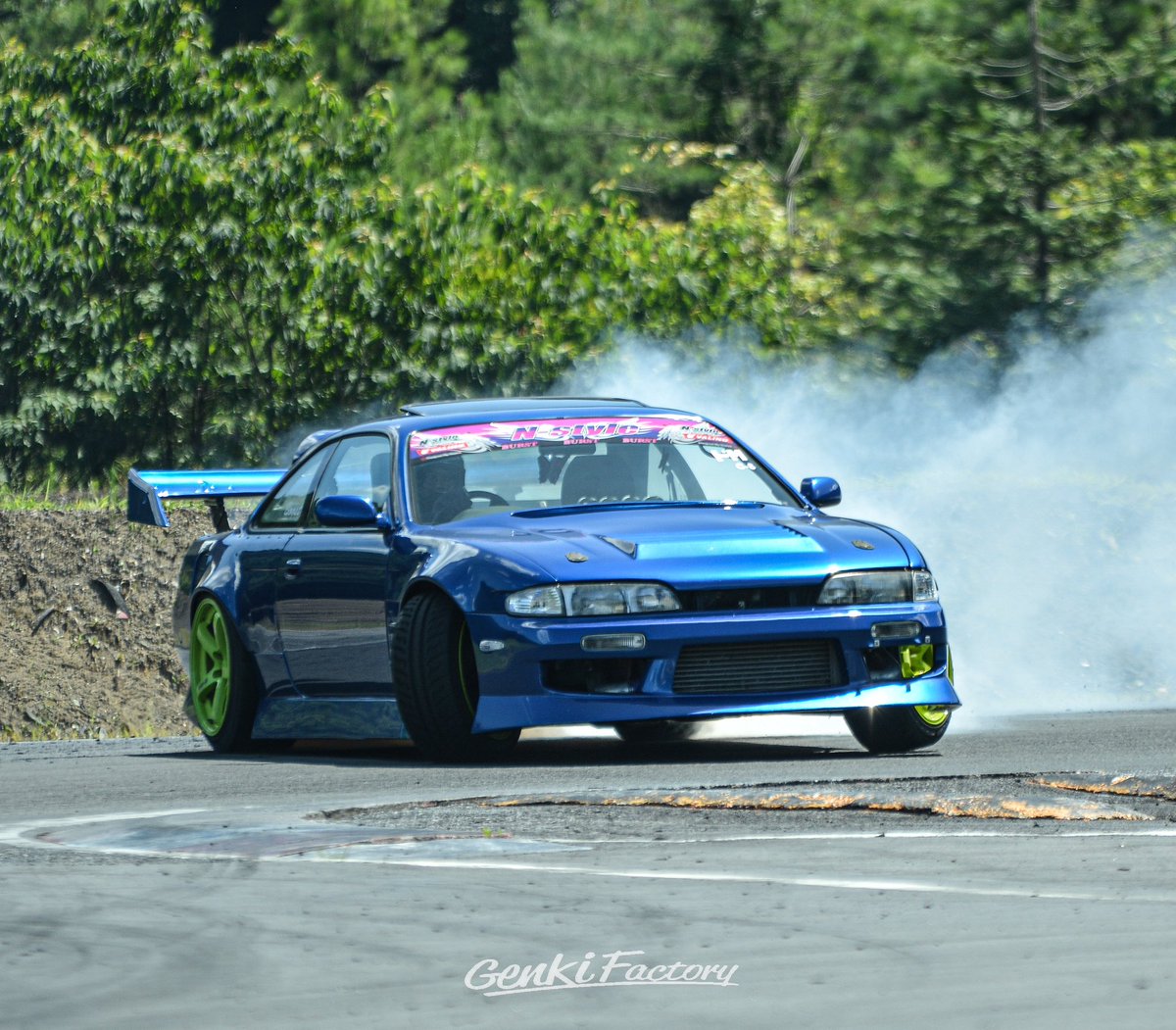 kouki_180sx_s14's tweet photo. #みちくま走行会
2年間仕事で九州行ってしまう為しばらくドリフトできません

ショックすぎてビクトリー、関東オールスター、エスヘリキャンセルしてしまった

長期連休タイミング合えば走行会くらいは走ります
最後に仲間と走れてよかったかな🫠 https://t.co/N7lRtHOhca