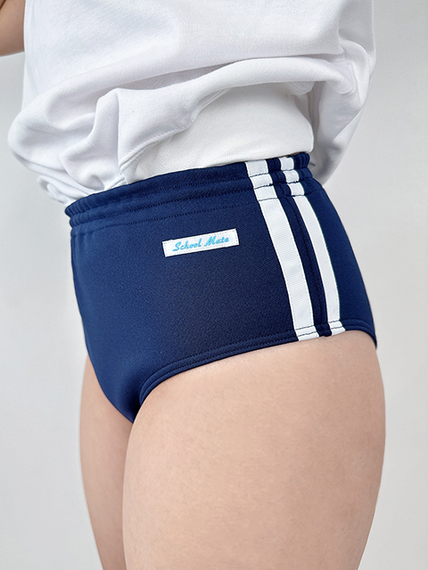 cosrakuten's tweet photo. ☆再入荷☆
ハーフバックライン入りハイレグブルマー
Ｍサイズ

ノーマルとＴバックの中間タイプ🔥
是非お試しくださいませ。

 https://t.co/CvdAy9cmHd #Amebaブログ #アメブロ 

#コスチューム
#コスプレ
#コスメイト
#ブルマー
#ハーフバック
#リオバック
#体操着
#体操服
#運動着
#濃紺 https://t.co/xAf7UnGebJ