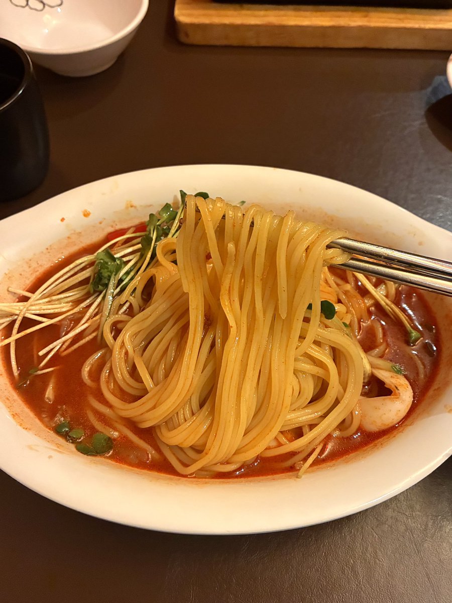 zerorrin's tweet photo. 짬뽕냉면을 아시나요…
그것도 맵기 5단계까지 있는…
더위가 싹 물러가는 맛
입추가 음식이라면 짬뽕냉면이 아닐까 https://t.co/7XnSZGLmlx