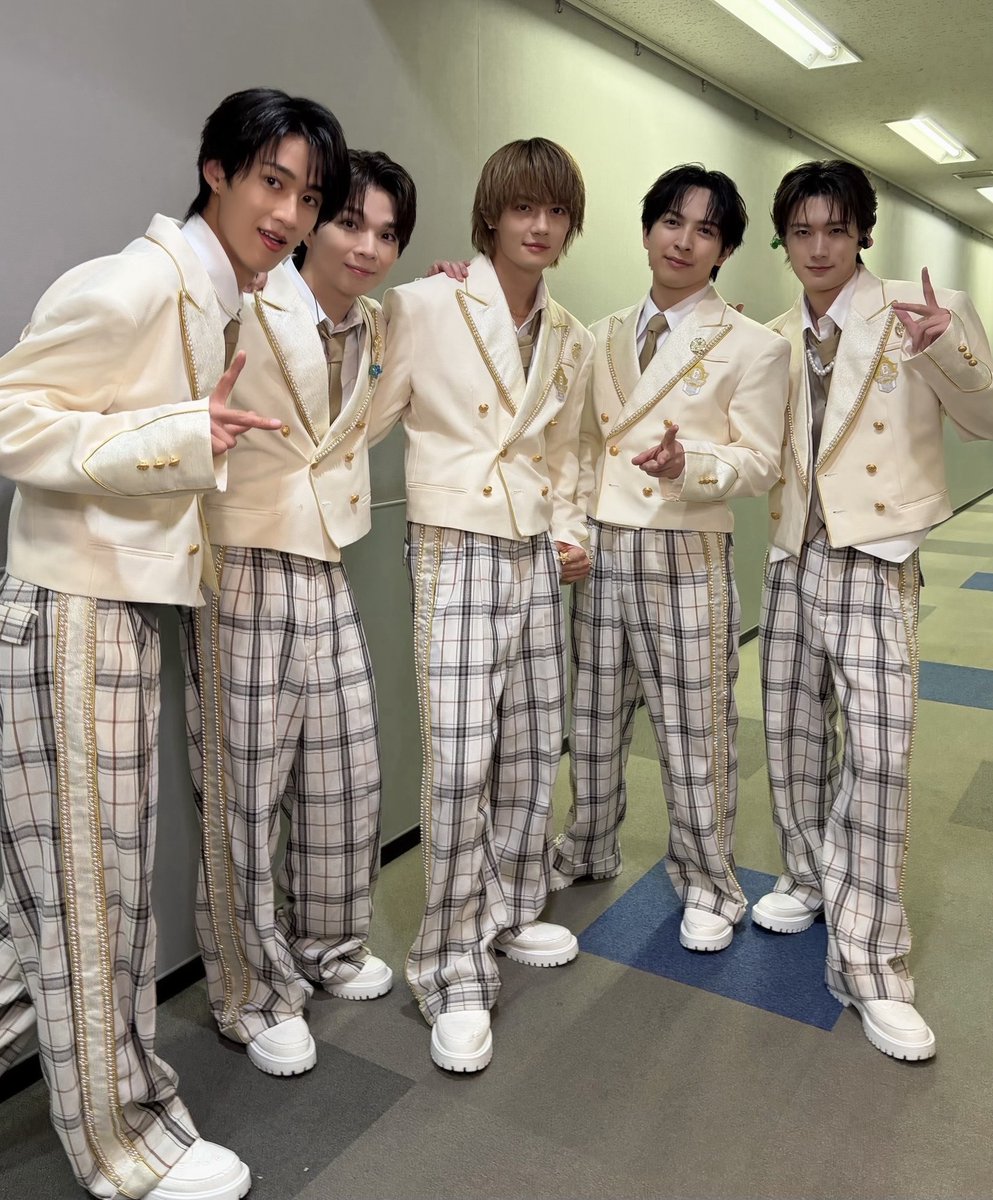 EBiDAN_official's tweet photo. ＼ #エビライ2026 まであと2日❣️ ／

今年の夏も #EBiDAN と素敵な思い出を作りましょう🌻
#MILK のメンバーもご来場をお待ちしています🥛

▽特設サイト
https://t.co/spnpcGVwx2

@milk_info https://t.co/gxnbZHiBRE
