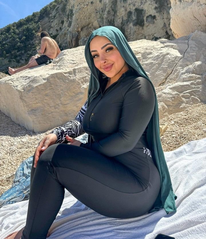 j3v9j's tweet photo. ماذا تعني الوحده الوطنيه يا عسلات اللي عارفه تقولي سواء مسلمه او مسيحيه الرجاء الرد https://t.co/gNZ6iODiWj