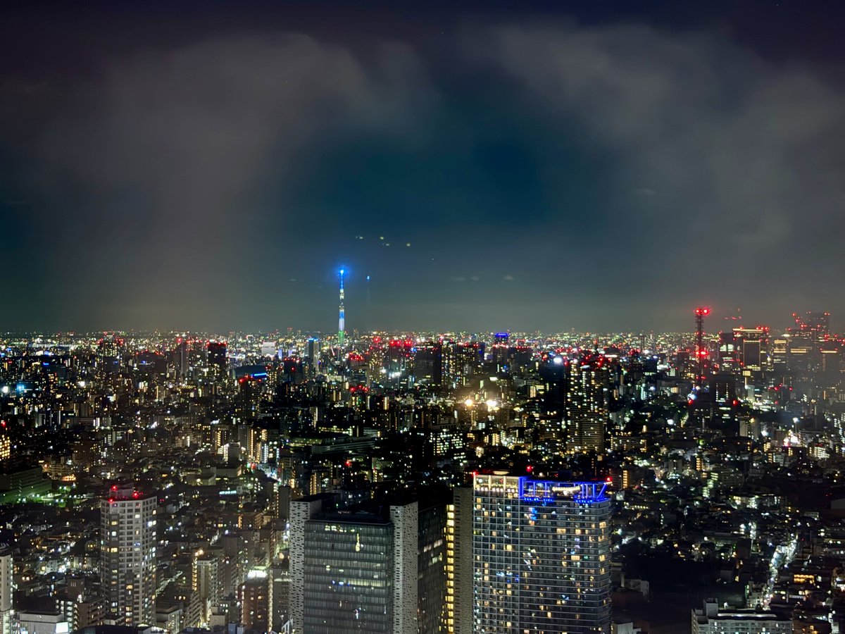 cera's tweet photo. 昨年旅程変更により大きく余らせてしまったdiscovery$を使い切るべく、分不相応に高額な新宿歌舞伎町ベルスター東京泊まったんだけど、特筆すべき優れた点はなかったですね。都会の夜景は良かったけど。ミニバーの紅茶がTWG、珈琲はBachaとネスプレッソ。🇸🇬か？
国内にもっと増えてくれGHA加盟ホテル… https://t.co/hGKuwVtHoC