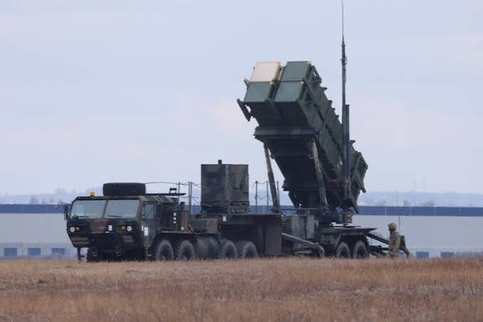 CoinMarginalX's tweet photo. 🚨 JUST IN: US defense giants Lockheed Martin and Raytheon are quietly worried Ukraine could produce Patriot systems cheaper and faster than America — The Atlantic

Ukraine's Fire Point is already building its own cheaper alternative, the Freyja system. https://t.co/Qxp0am56Kt