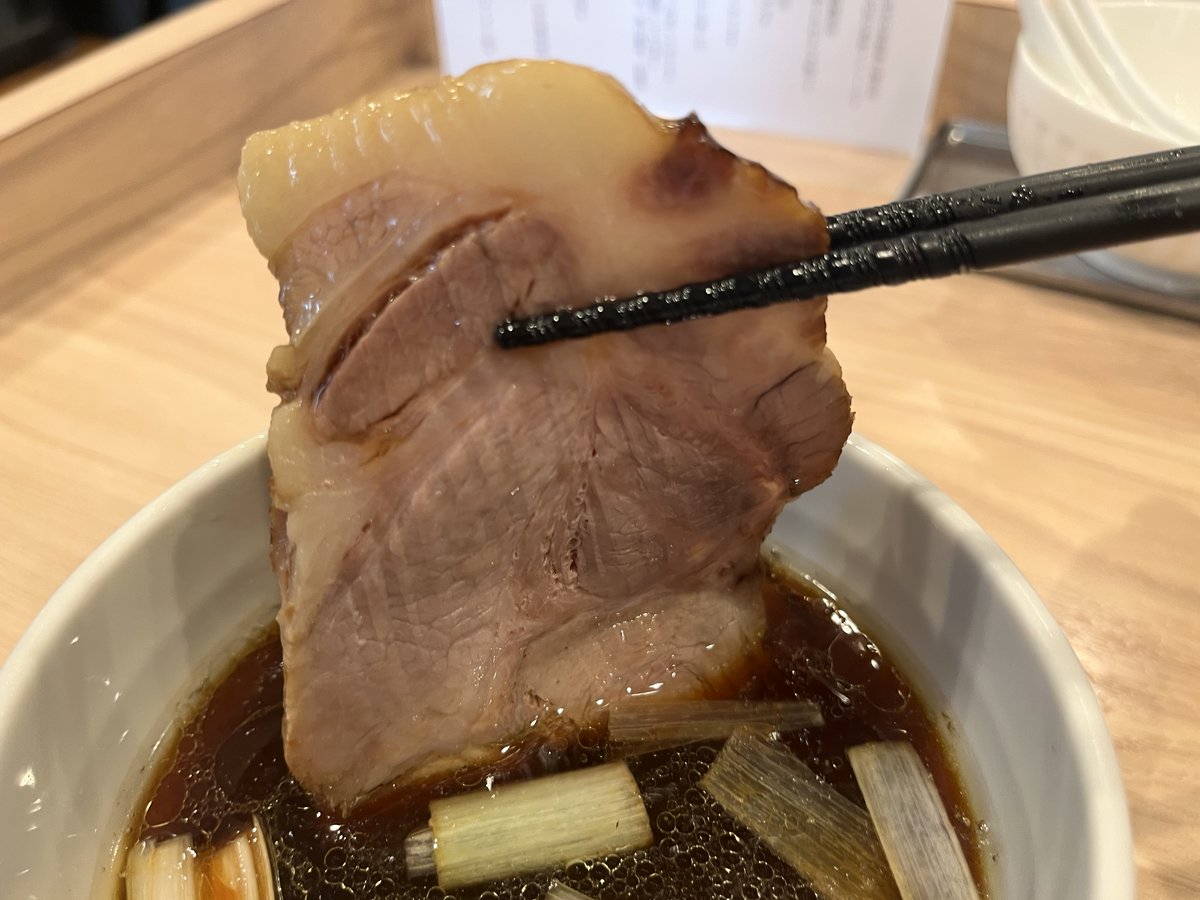 hiradate's tweet photo. にし尾
昆布水つけ麺

特製昆布水つけ麺（醤油）大盛りをいただいてきました。
昆布水をまとった麺、醤油のつけ汁、そしてチャーシュー、出汁割りまで最高に美味しかった！

https://t.co/kvxGr0O9P9 https://t.co/y58uZgI3tD