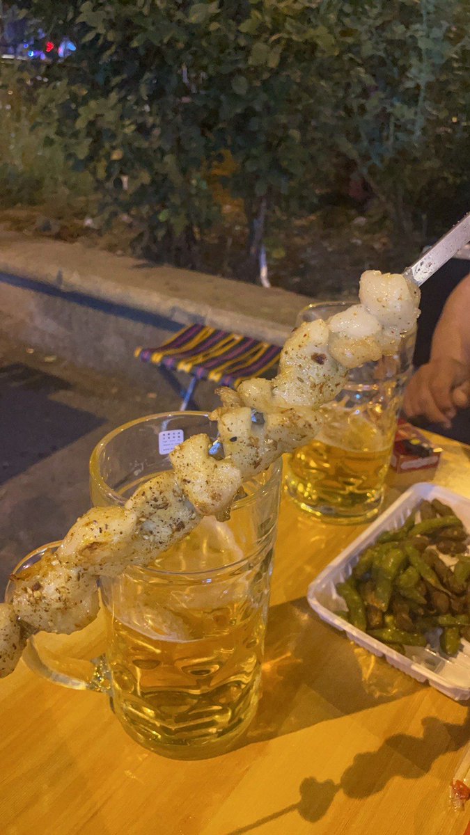 Minecraftadt's tweet photo. Craving late-night street snack vibes Just grabbed a crispy fried skewered meat with spicy cumin dust—warm, savory, perfect for a chill stroll！ https://t.co/UKftv12D1A
