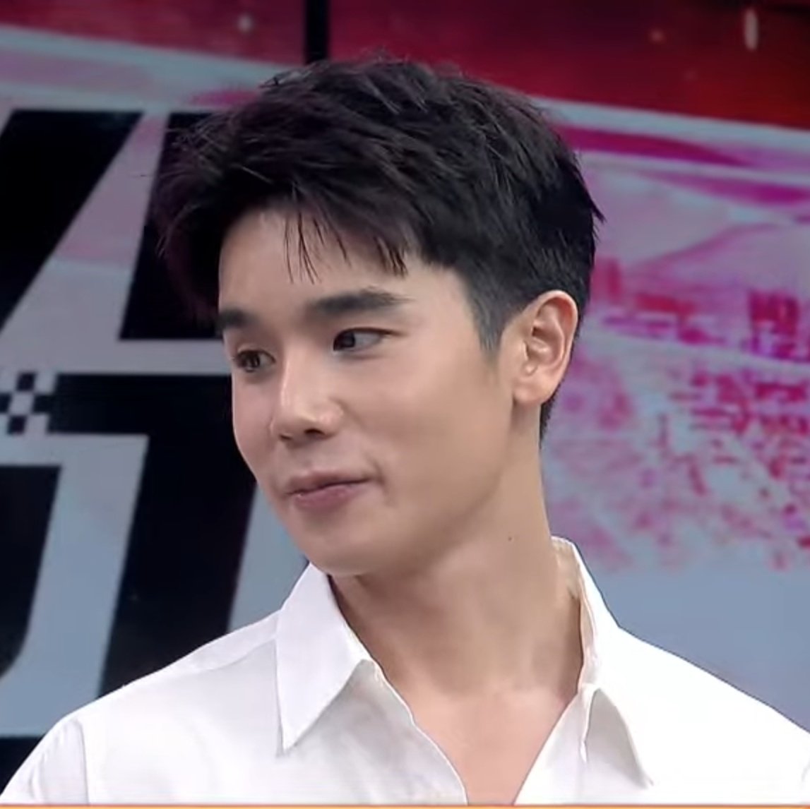 skittykung_k's tweet photo. พี่จิมตัดผมสั้น ก็จะเป็น คุณร้อยตำรวจโทป้องปืน ประมาณนี้มั้ย กี้ด ปล้นใจเด็กสาว ㅠㅠ https://t.co/64I7SPWA6X
