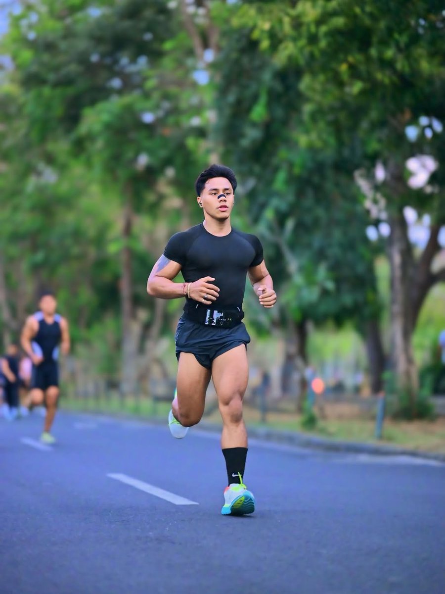 muscleast's tweet photo. THE COMPRESSION SHIRT IS WORKING OVERTIME

🔎 yuda_aldwien https://t.co/3ueFpPn44a