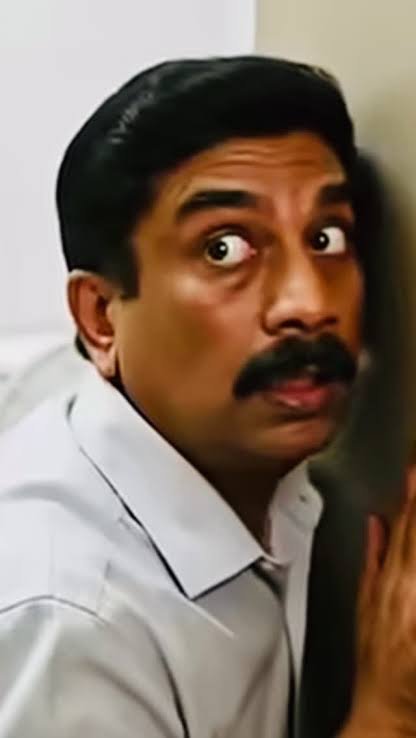 Raghu4BRS's tweet photo. 72 ఏండ్ల కెసిఆర్ గారు నిక్షేపంగా, గట్టిగా ఉన్నారు రాధాకృష్ణా..!

తెలంగాణ కోసం జీవితాన్ని ధారపోసిన అధినాయకుడు విషయంలో కూడా ఇలాంటి జుగుప్సాకరమైన హెడ్‌లైన్ పెట్టడానికి నీ పాత్రికేయ సంస్కారం ఏమైంది?

ఒక కుటుంబం దుఃఖంలో ఉంటే నీకు బాధ కనిపించదు…
వారికి ఇచ్చిన భరోసా కనిపించదు…
చేసిన ఆర్థిక సాయం కనిపించదు…
నీ కంటికి కనిపించేది కక్ష… నీ కలం నుంచి కారేది విషం!

కెసిఆర్ గారిపై రాజకీయ వ్యతిరేకత ఉంటే వార్తలతో ఎదుర్కో…
వాస్తవాలతో విమర్శించు…
కానీ వయసు మీద పడిన ఒక నాయకుడి విషయంలో మరణాన్ని సూచించే పదాలను హెడ్‌లైన్‌గా మార్చి వికృతమైన సంచలనం వెతకడం పాత్రికేయత కాదు రాధాకృష్ణా!

ఏళ్ల తరబడి నువ్వు నీ బాబు కెసిఆర్ గారిపై విషం చిమ్మినా ఆయన స్థాయి తగ్గలేదు.
కానీ ప్రతి విషపు హెడ్‌లైన్‌తో నీ పత్రికా విలువల స్థాయి మాత్రం మరింత దిగజారుతోంది!

గుర్తుపెట్టుకో రాధాకృష్ణా

కెసిఆర్ గారు గట్టిగానే ఉన్నారు…
ఆయన గురించి ఆందోళన నీకు అవసరం లేదు!
ముందు నీ కలానికి పట్టిన కక్షను వదిలించుకో…
నీ పాత్రికేయ విలువలు ఇంకా బతికున్నాయో లేదో చూసుకో!