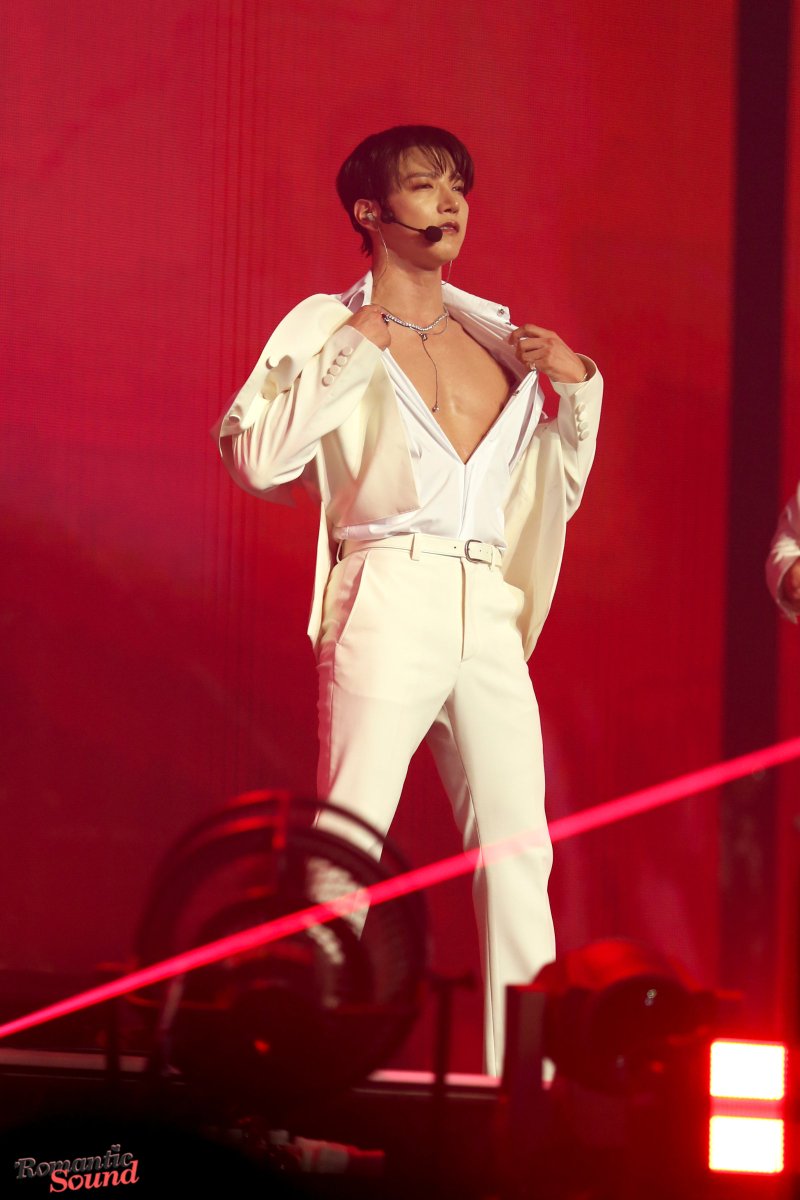 soulstirringk's tweet photo. 260809 2PM concert "THE RETURN" 준케이

#2PM #준케이 https://t.co/emreHVpkEs