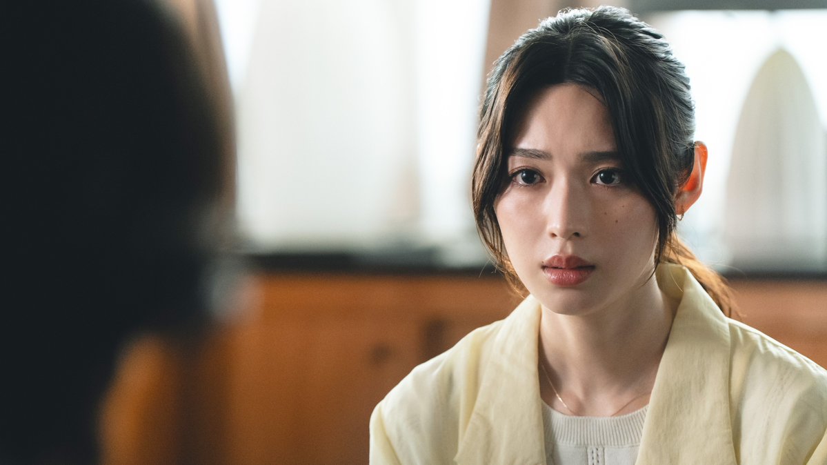 ytvdrama's tweet photo. 日曜ドラマ『#一次元の挿し木』

⋰
義妹・紫陽の正体が判明！
第6話 #TVer 見逃し配信中📡
⋱

悠とともに謎を追っていた唯は
石見崎の娘・真理と名乗り京一と対峙💥
京一が石見崎に託したこととは？

#山田涼介 #白石聖
#堀田真由 / #鈴木保奈美 #佐々木蔵之介
日曜よる10:30
@ichijigen_ytv