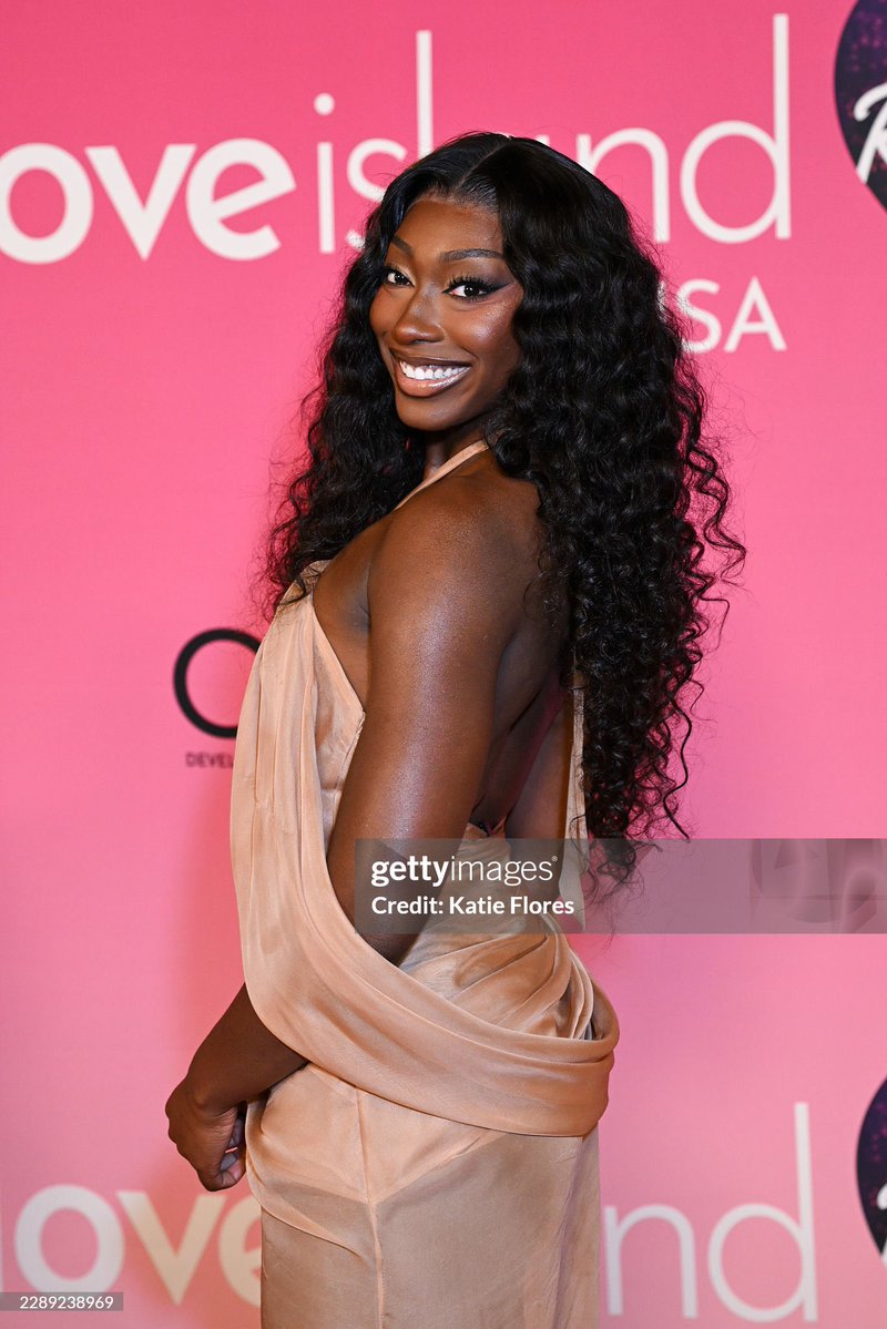 silverrubi's tweet photo. SHES GORGEOUS 

#AniyaHarvey #AniyaXReunion https://t.co/gBxCWaPwFW