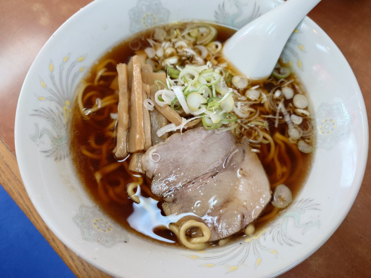 jammworld's tweet photo. 飲めるラーメン屋にて

亀戸 珍來＠ラーメン+辛ねぎ

焼肉の味付けはまさに酒泥棒。辛ねぎが辛すぎた以外は大満足。普通のラーメンが食べたい時に安定のお店です。 https://t.co/1XEcQKBtiL