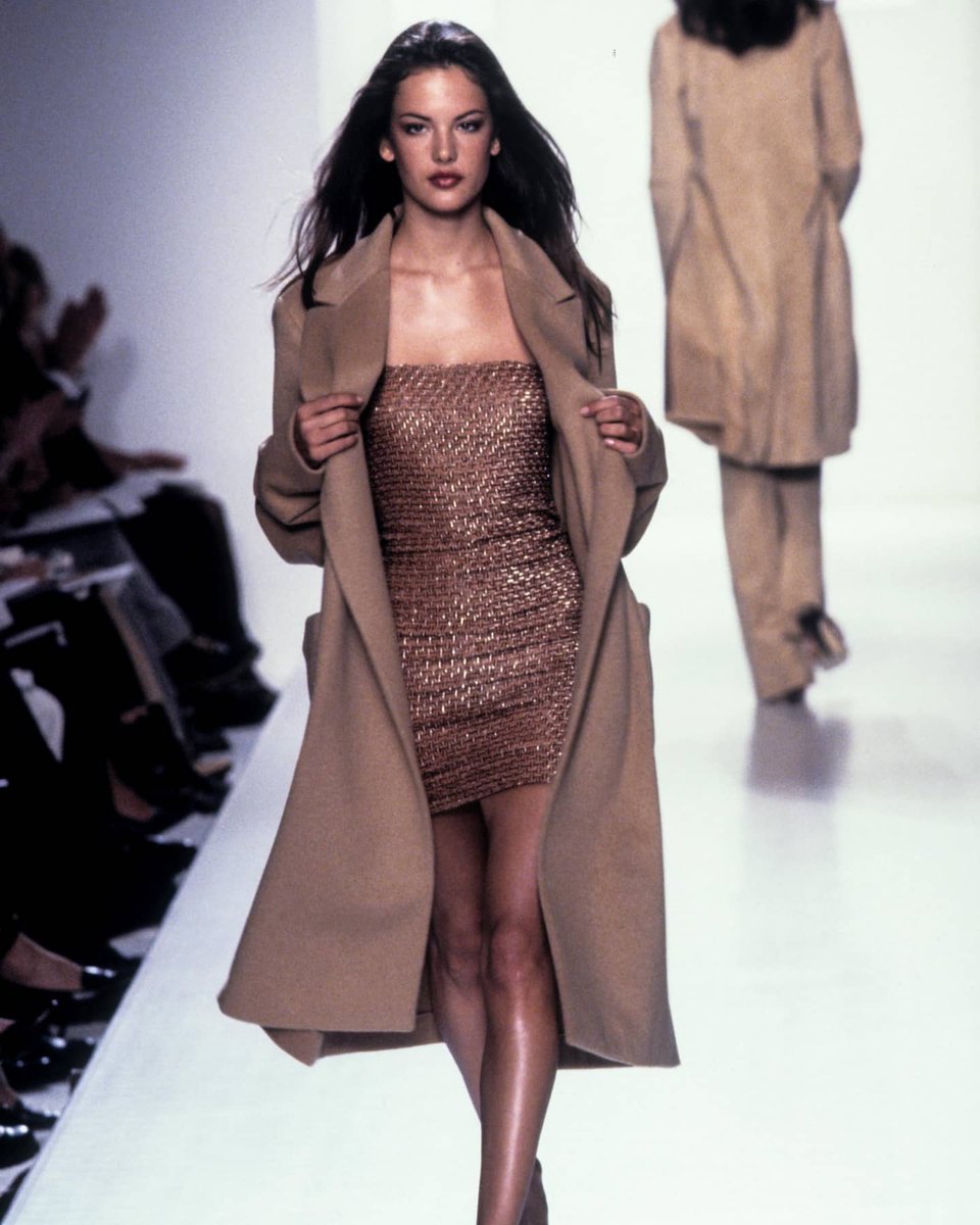 _ArchiveFashion's tweet photo. Alessandra Ambrosio for Halston Fall, 2000 https://t.co/juDdhQitEP