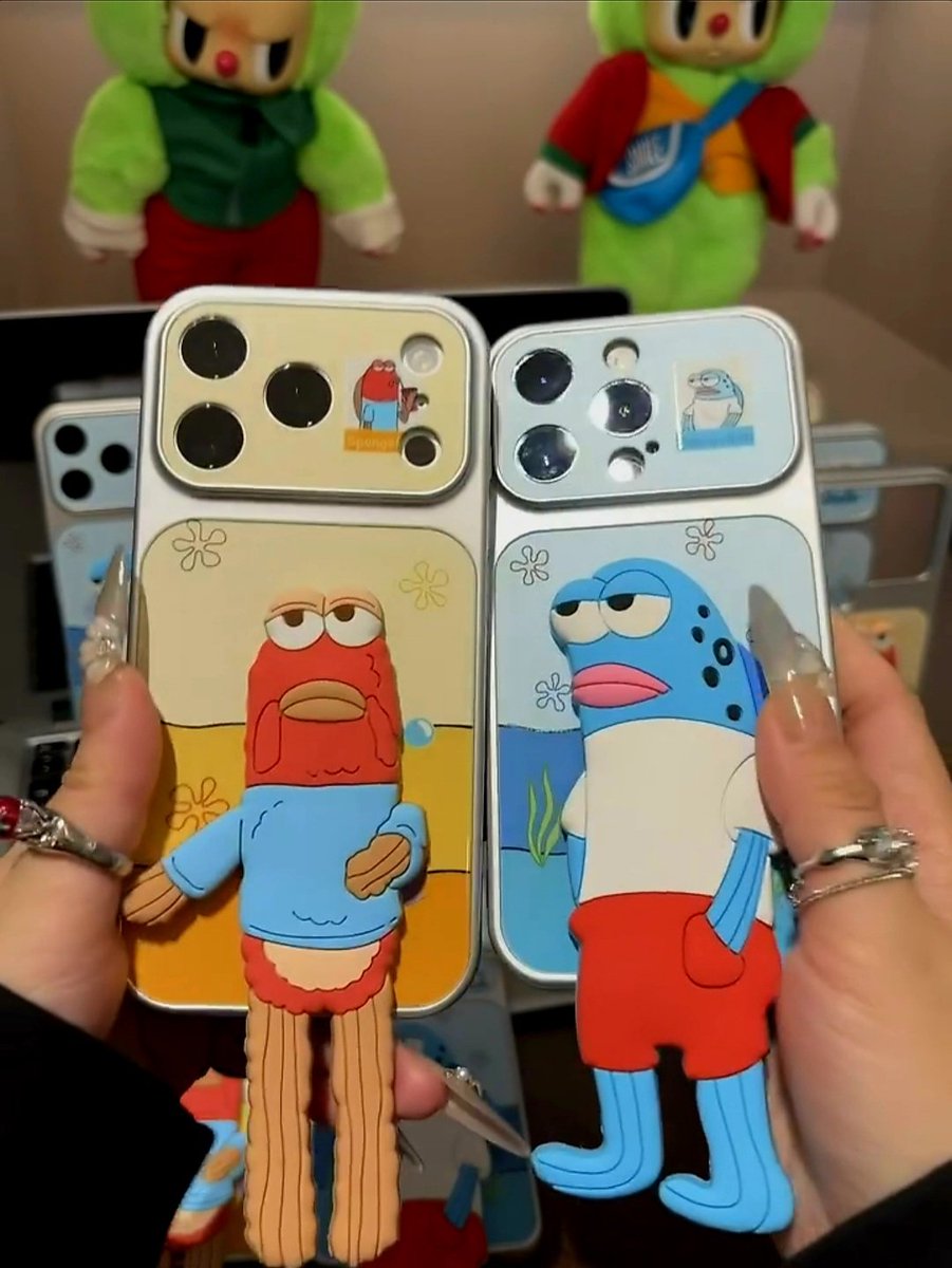 syitaa__'s tweet photo. PLISSS 😭 CASE HP IWAK INI LUCU BANGET, TERNYATA BISA JADI STAND HP JUGA?! https://t.co/CopjFjoxtS