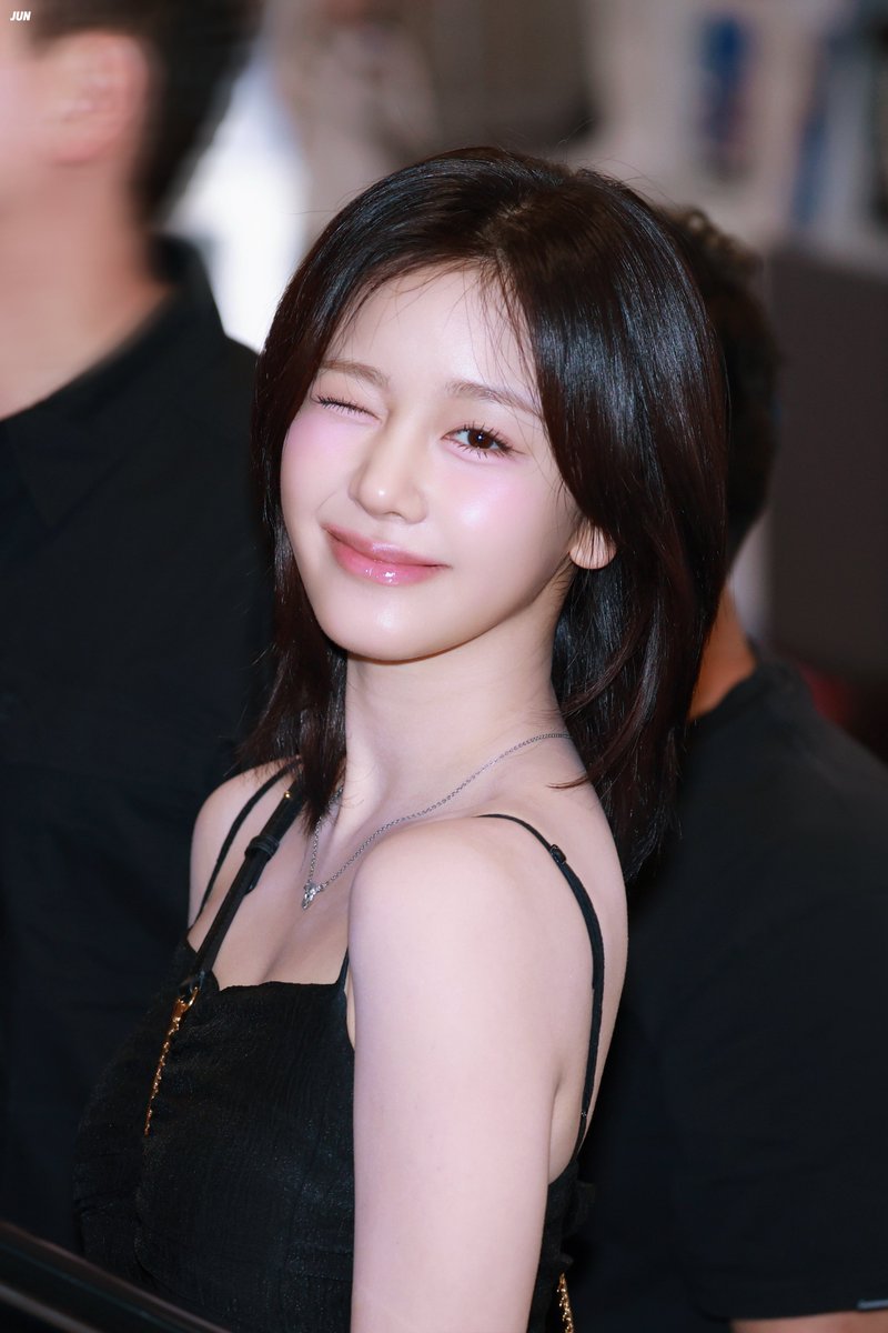 Jun_ritaaa's tweet photo. 260810 

🫪😍🫪

#PHARITA  #파리타
#BABYMONSTER #베이비몬스터 https://t.co/qPStuRFEeo