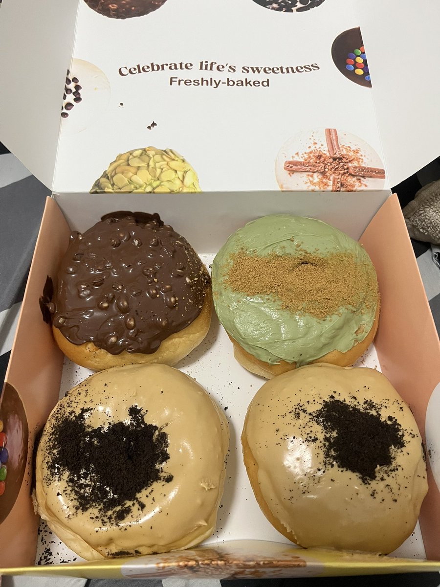 Kaldereta22's tweet photo. I didn’t know that Pan de Manila donuts are that good 😳 https://t.co/fVYhbbmuan