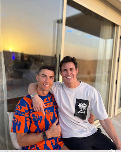 Alejitus30's tweet photo. @GxlDeFekir Es verdad, lo de De Paul sentado en el regazo de Messi y que pose junto a el semi desnudos es algo enfermizo, esperen... https://t.co/uGggsizRie