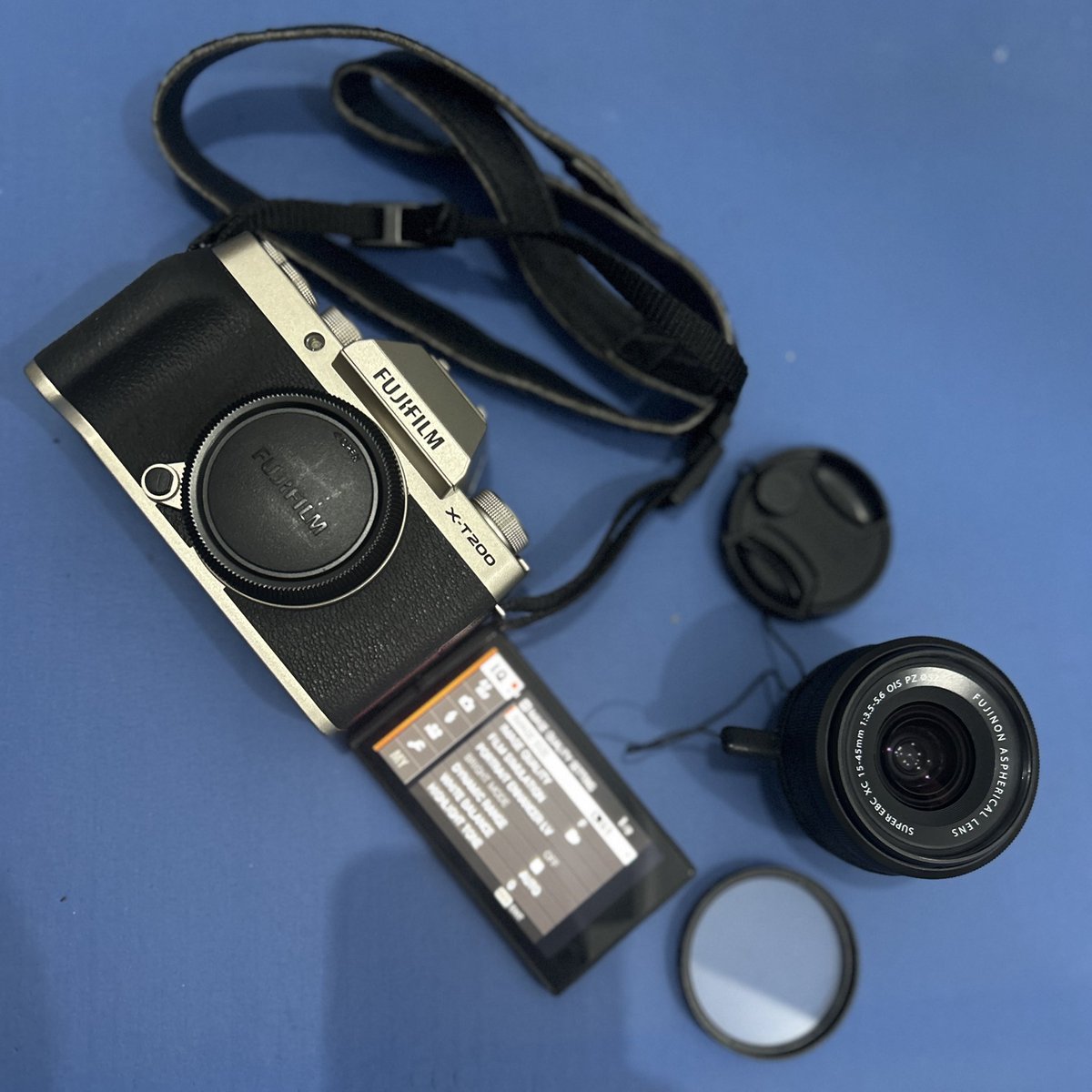wawanmtd's tweet photo. [WTS] Fujifilm X-T200 Edisi Gak Kepake

* Set Fujifilm X-T200 Kit Champagne Gold
- Body kamera + strap
- lensa kit fujinon xc15-45mm
- Baterai ori 1pcs
Bonus:
- Baterai ori 1pcs
- Sandisk Ultra 16gb
- Kenko UV filter lensa 52mm
- Kingma charger dock https://t.co/FSxWDD6ocU