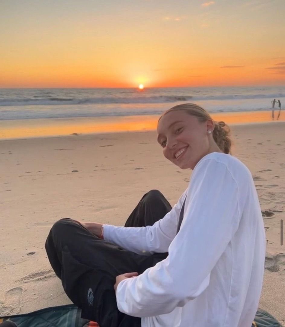 hourlypbueckers's tweet photo. paige, i’m praying for you … give it time, soon enough you’ll figure it out! :) 

we are right beside u and believe in you 

keep your head high, paigey! u’re the strongest person i know https://t.co/GcM6yvLuek