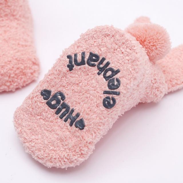 ILikedunks's tweet photo. Just finished folding the fresh laundry u0026 found a silly cartoon sock hiding! Small messy surprise = happy little house moment. https://t.co/2eLnvg6C4o