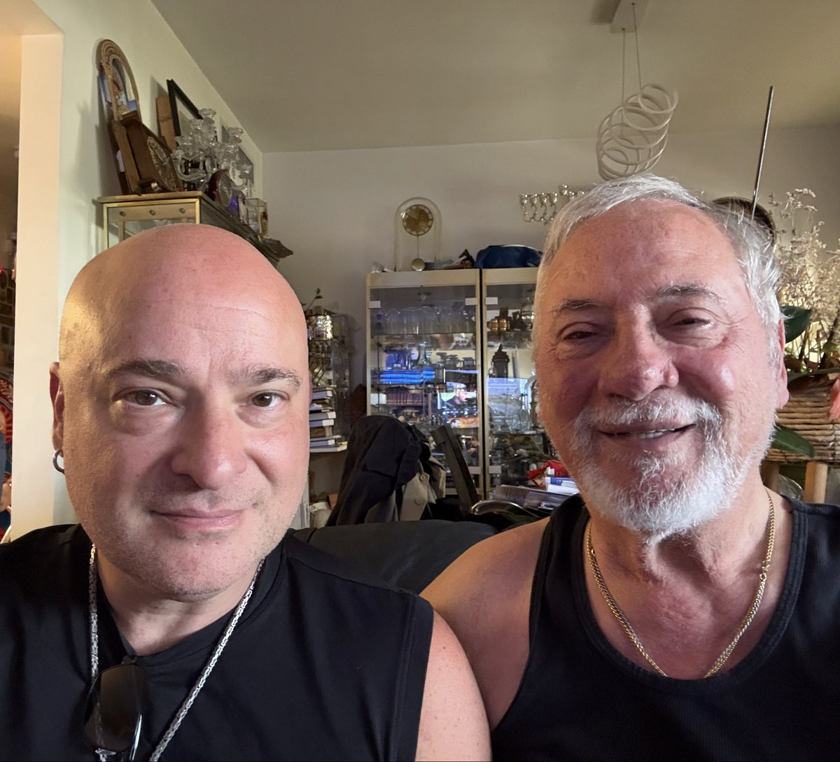 davidmdraiman's tweet photo. My Abba (father) and I. ❤️

Was a commando/paratrooper in the IDF, as was my Saba (grandfather). Our family has fought in defense of our people for generations. 

He’s been amazing with my mother during this difficult time. 

55 years of marriage, devotion and love. 

Jewish pride. Am Yisrael Chai. 

#Israel #AmYisraelChai #JewishPride