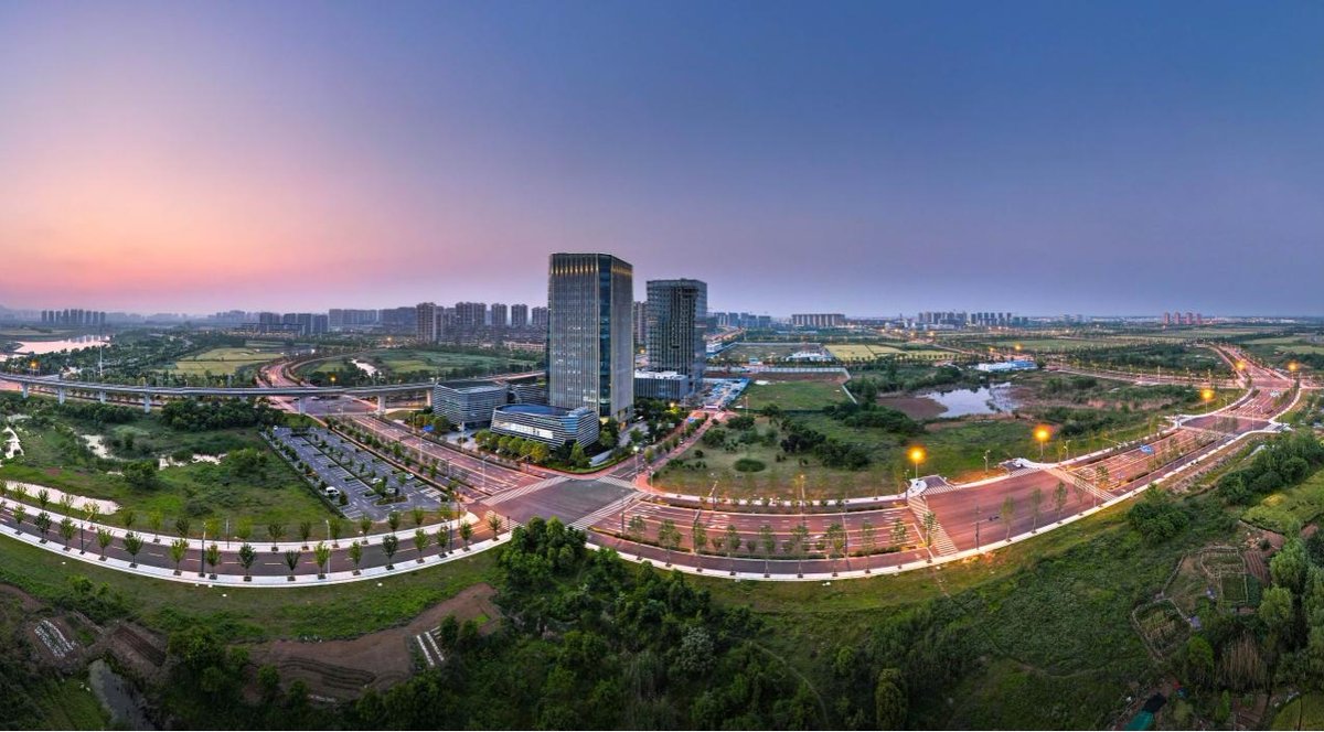 Meihao_Chuzhou's tweet photo. Meet Chuzhou: A City on the Move
EP.02 From ideas to innovation. From innovation to growth.
Where does the future of a city begin?
In Chuzhou, the answer is innovation.
From scientific research and technological innovation to industrial innovation, and from tech-driven small businesses to innovative industrial clusters, Chuzhou is tapping into the innovation resources of the Yangtze River Delta—turning more ideas into results and bringing more innovations from the lab to the marketplace.
#CharmingChuzhou #醉美滁州 #DiscoverChuzhou #ProsperousChina