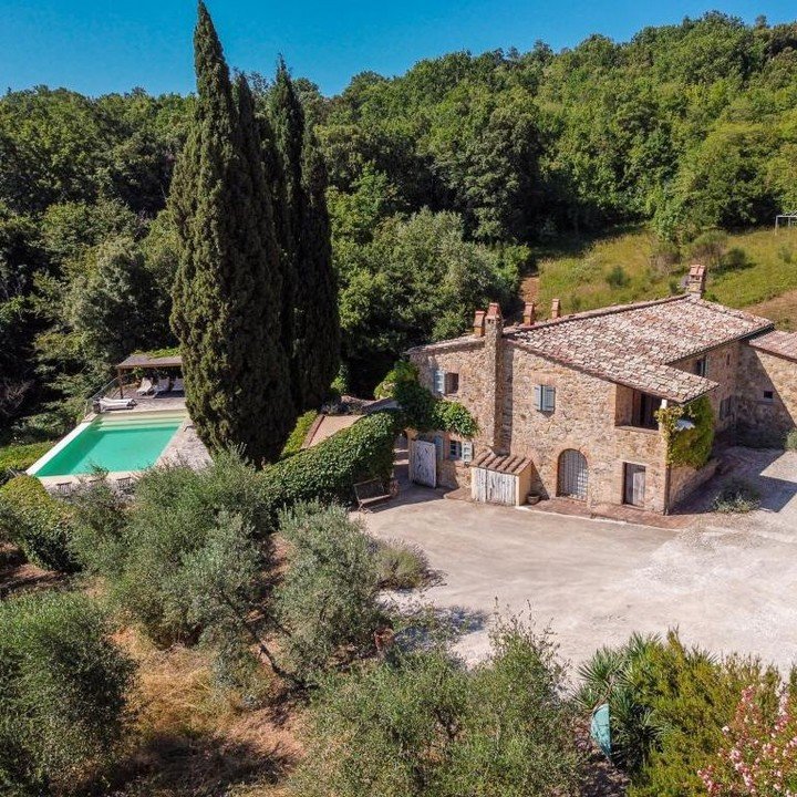 AppartDesign's tweet photo. A restored Tuscan farmhouse surrounded by 5 hectares of unspoiled countryside
Tuscany, Italy 🇮🇹 
Listed for €1,725,000

📸 Casa Tuscany https://t.co/fZ4Frp9res