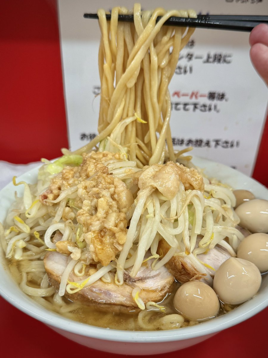 Ticvino29's tweet photo. なんやかんやでやっぱうめえ( ´༥` ) #JiroClubGiappone #神保町 #二郎 #オールウェイズ https://t.co/rRS9C0wf83