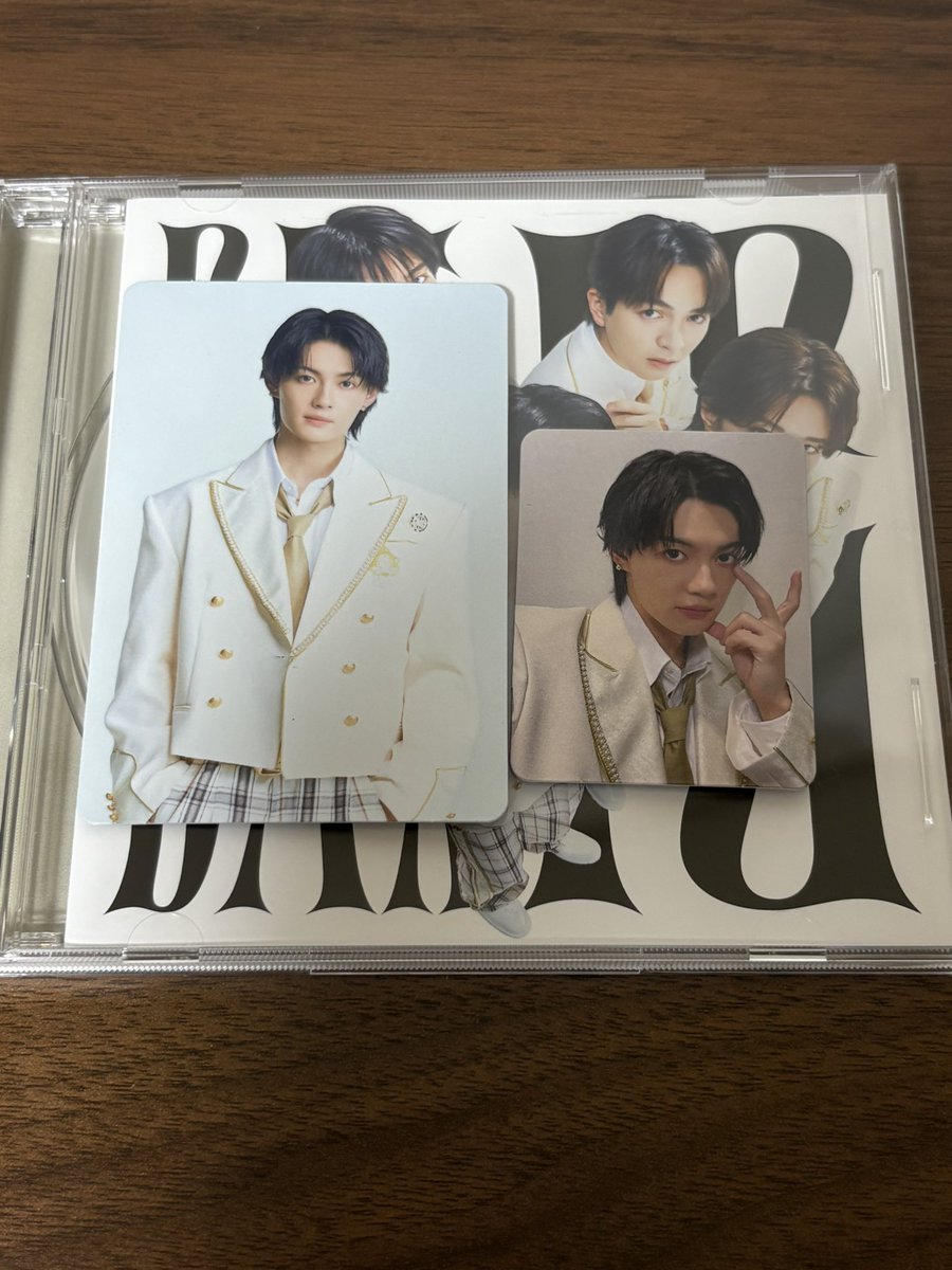 mami9987's tweet photo. EBiDAN 15周年 CD Yes！東京 M!LK盤
封入特典 通常サイズ 小サイズ トレカ交換
【譲】佐野
【求】塩﨑

15日エビライにて手渡し、郵送可能

お気軽にお声がけください

#MILK譲  #MILK交換  #EBiDAN交換 https://t.co/IR1CK8JBAm