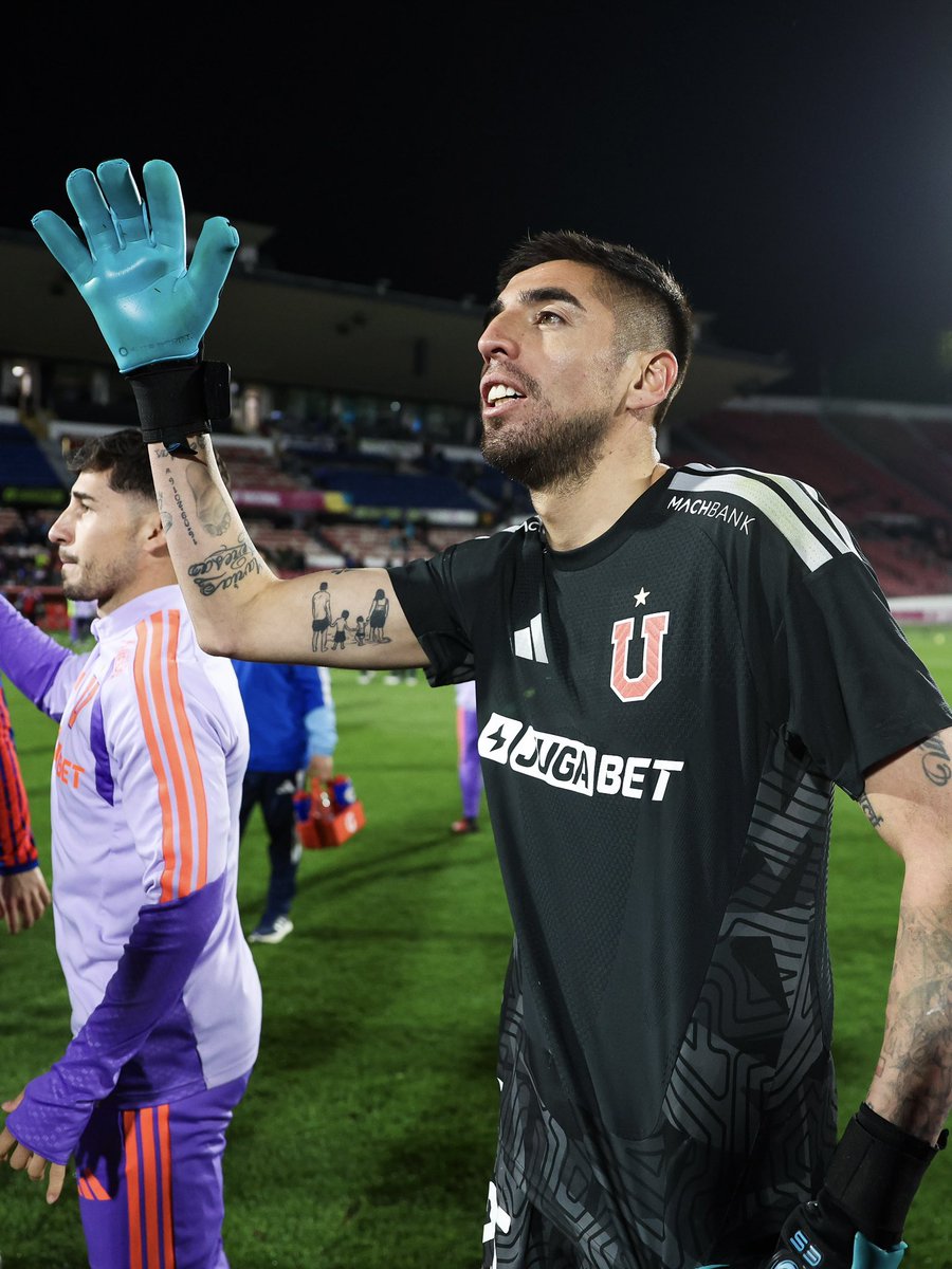 udechile's tweet photo. ¡Siempre nosotros! 🔵🔴

¡VAMOS BULLA VAMOS! 🤘🏼 https://t.co/0TBsqHuxK5