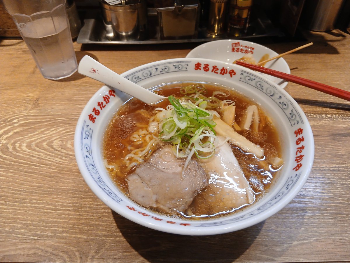RHf6H0QUAp3BSLq's tweet photo. 富山市のまるたかや富山駅前店
ラーメン
串1本

久々のまるたかや！
この日はオールスター帰りで色んなチームのユニフォーム来たファンが多かった！

からの、大衆とり酒場 とりいちず 富山店
どちらの店も普通の平日シフトでオールスター帰りの客も追加で大変そうでした https://t.co/WtrrlZUvQ8