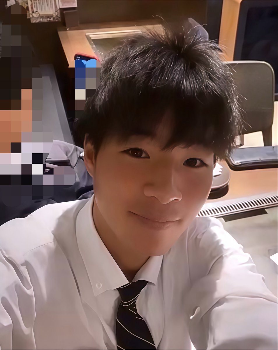 b4lyi0's tweet photo. 新卒の時、若いなぁ https://t.co/GkcOwMYJXa