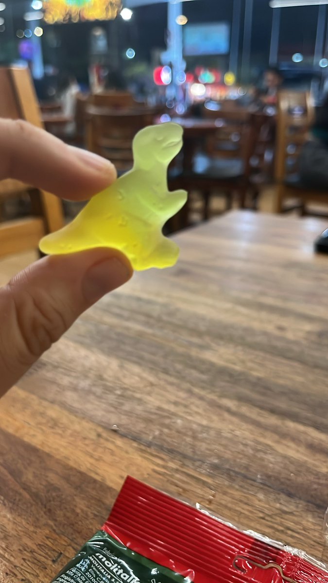 JoyceeNano's tweet photo. Me encanta tanto estas gomitas de forma de Dinosaurios https://t.co/qjYkLN9gTO