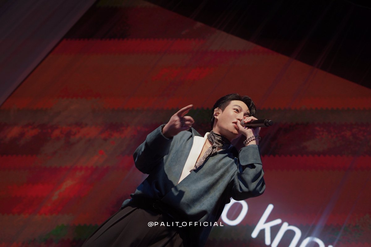 Palit_Official's tweet photo. 🦋 ยังมิจบ ขออยู่สยามก่อนนะ #Peck_IGYFanmeet
#เป๊กผลิตโชค #PeckPalitchoke https://t.co/wqXelALiVn