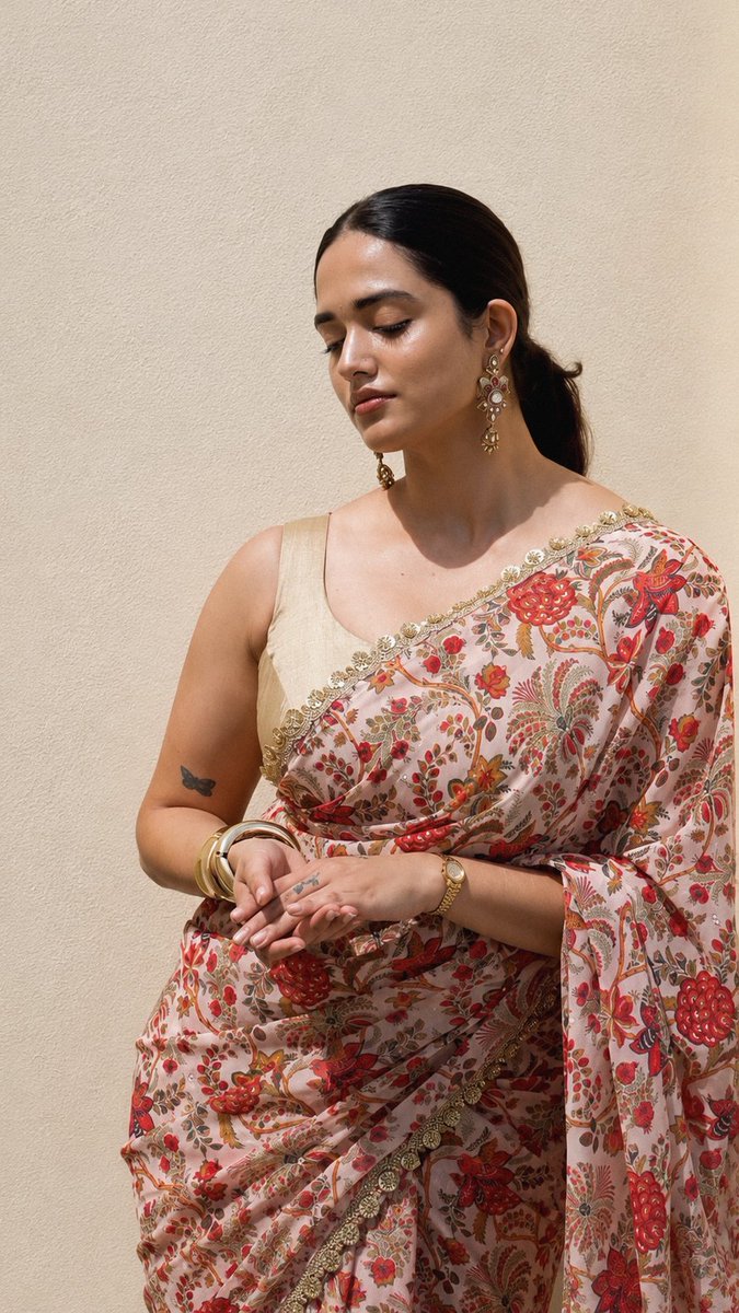 TheDudeFellow's tweet photo. Shreya 🌸 https://t.co/ShuFs8tBQS