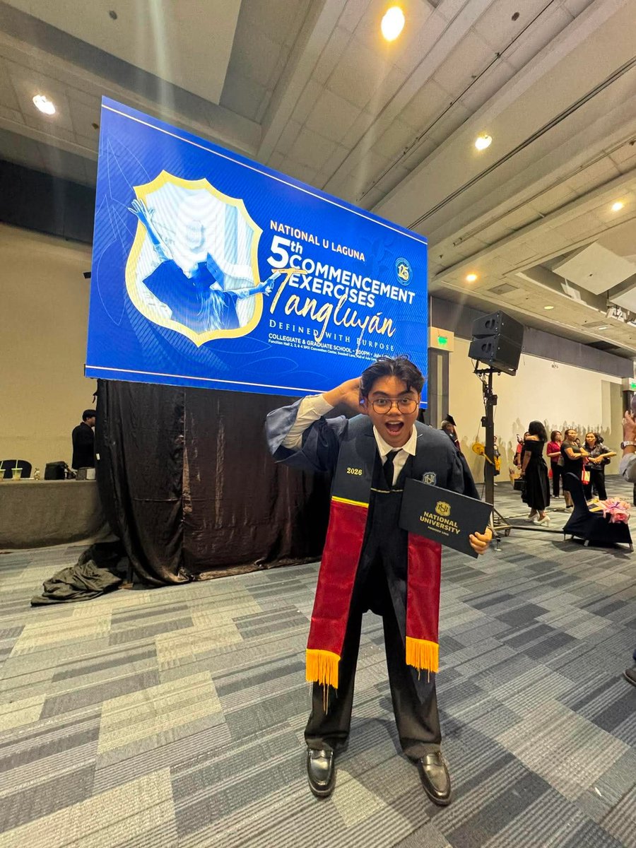 BrianDeJesus0's tweet photo. Forgot to share that i graduated last july 1 (its been a month 🤯) https://t.co/Ib6br6llVt