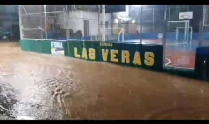 nazakey7's tweet photo. Esto es las #tejerias estado #aragua #venezuela fuertes inundaciones en estos momentos hoy 9 ago 2026 https://t.co/TitagoiDpz
