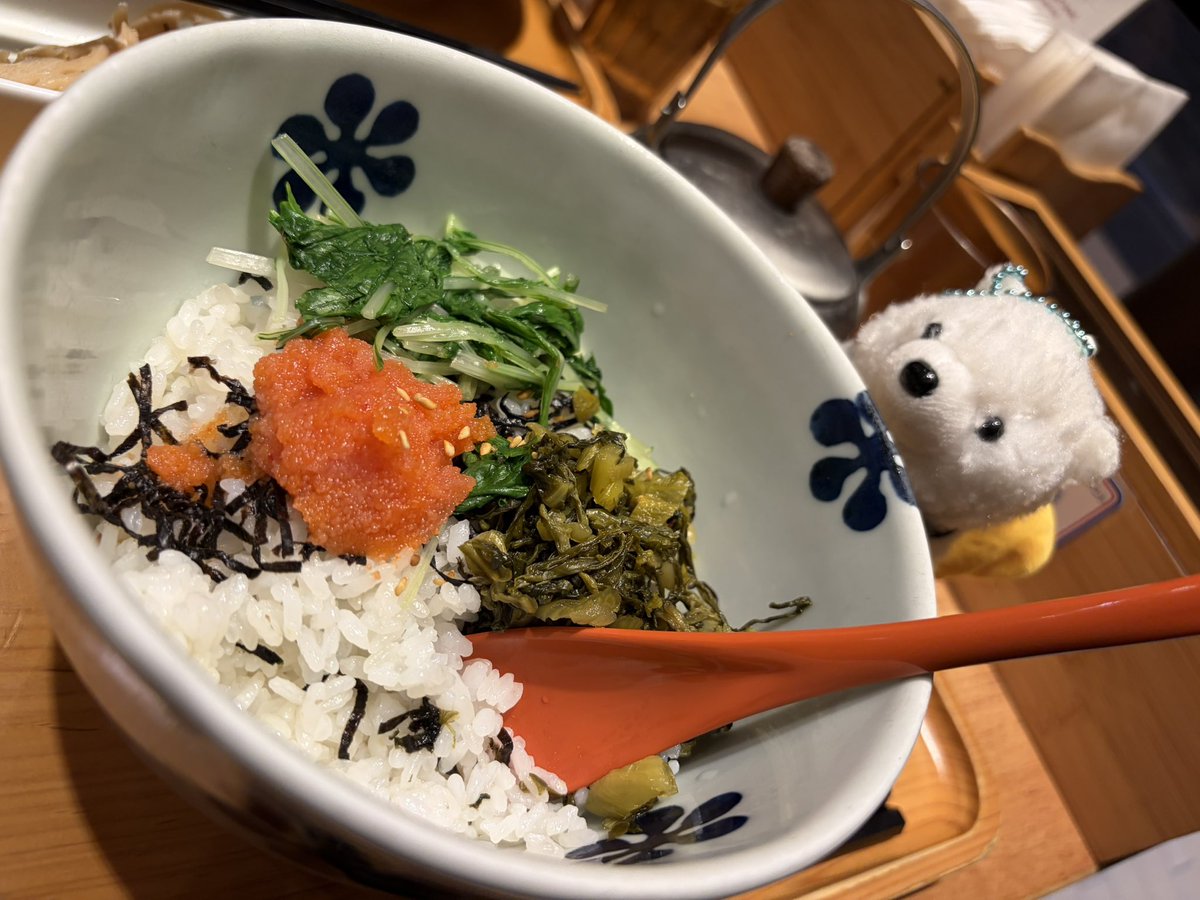 703nanataka's tweet photo. 大阪梅田のだし茶漬け屋さんで朝ごはん食べた時の。肉うどんは子供達が食べていました。 https://t.co/nyGItqusyB