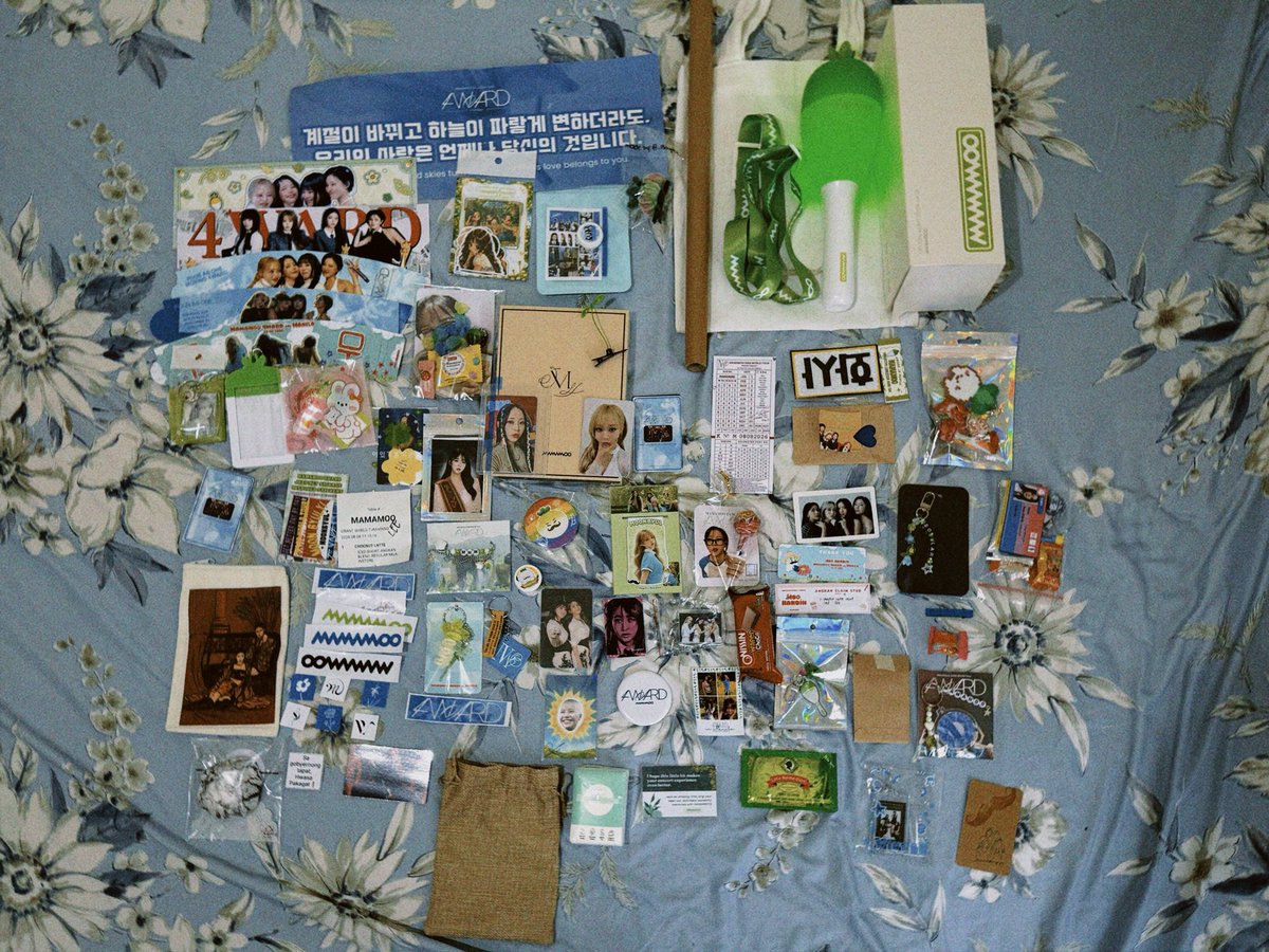 LMRPLC's tweet photo. Huge thank you to all my fellow Moos who gave me freebies on concert day! 🥹💚 Especially to those who let me pick my bias even though it was supposed to be random! 🫶🏻 Every freebie, big or small, truly made my heart full. Mentioned or not, thank you so much! 💚

#MAMAMOO4WARD https://t.co/sQfTrjv9Qp