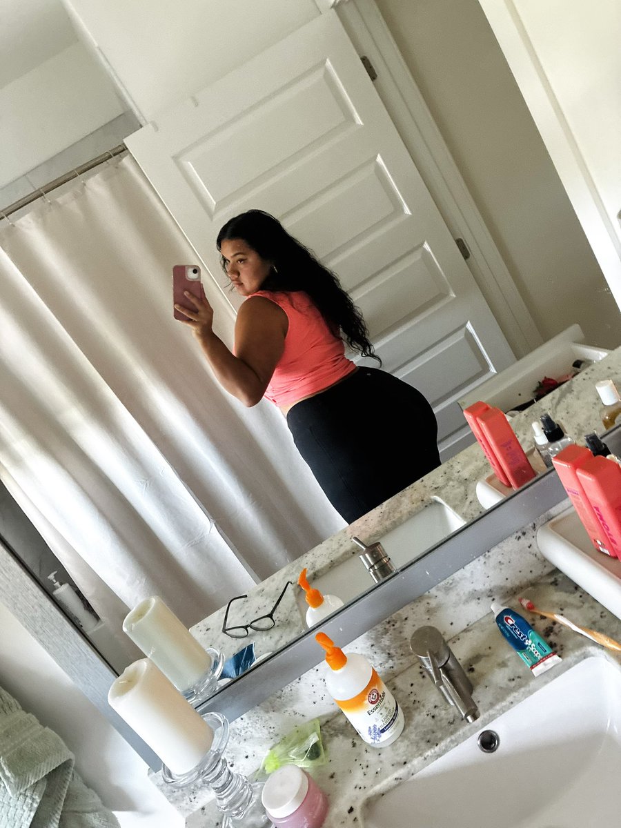 queeremii's tweet photo. need her strong tattooed lesbian arms wrapped around my waist https://t.co/aDCys2p8tU