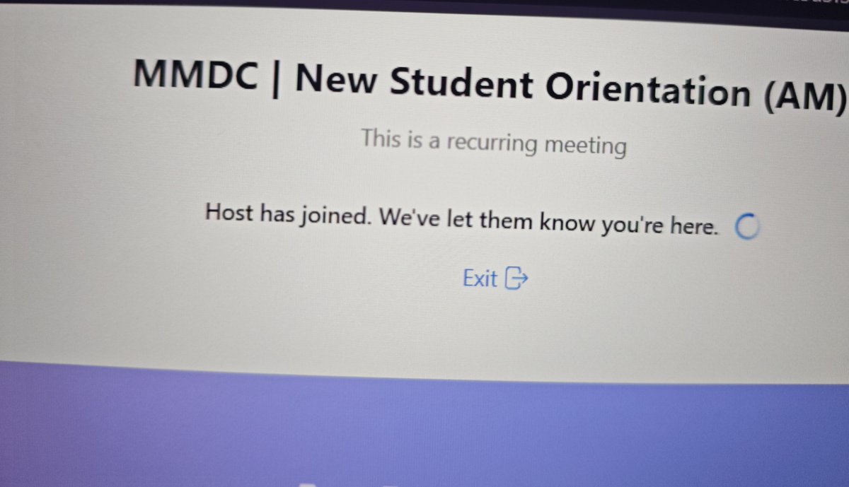 riemuverse's tweet photo. new student orientation day 🎓☁️💻

just sitting here on zoom, listening and taking everything in. kinda surreal being a student again hehe 🥹💜 https://t.co/WD1n3AoFdJ