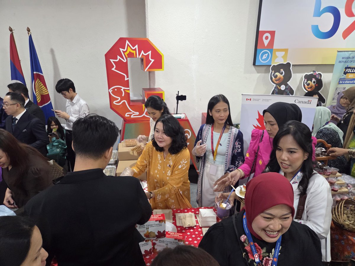 CanadaASEAN's tweet photo. Celebrating the 59th ASEAN Day at ASEAN Headquarters! 🎉

Chargé d’affaires Reynolds Lauer had the pleasure of welcoming Secretary-General of @ASEAN Dr. Kao Kim Hourn to the Canada booth for a taste of Canada🇨🇦

#ASEAN59

Photo 2 - credit: ASEAN. https://t.co/2sN8VTZGhA