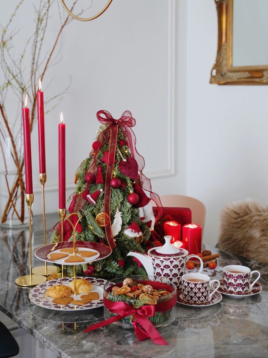 rohit_barsalu's tweet photo. Warm your holidays with our Christmas feast! Juicy roasted turkey, buttery mashed potatoes, and spiced hot chocolate await—book your spot now! #ChristmasDinner #HolidayEats， https://t.co/hDOO3tLZ8l