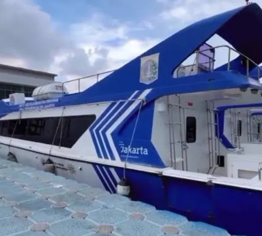 karirfess's tweet photo. keren juga ya...

siapa yang kepikiran buat bikin TJ versi speedboat, keren benerrrr deh!

konektivitas Jakarta makin hari makin gilaa sih https://t.co/p8PXKMGNsc